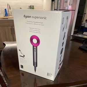 Dyson Supersonic Hair Dryer, Stand & Attachments